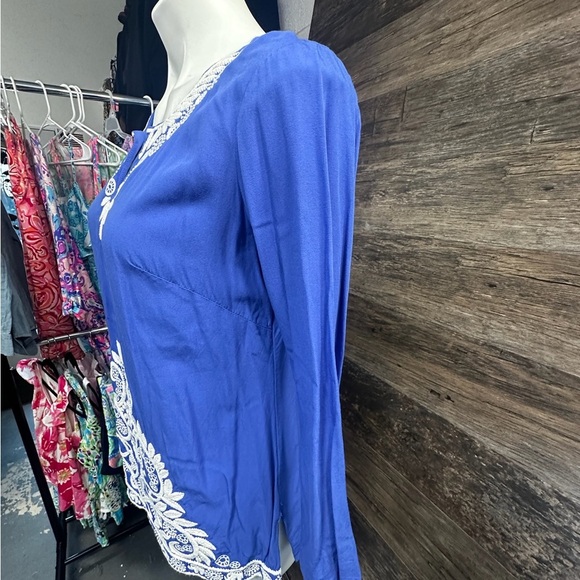 Lilly Pulitzer Blue White Embellished Blouse with 3/4 Sleeves - Picture 3 of 9